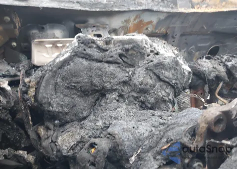 2015 Hyundai Santa Fe Sport 2.4L z USA, uszkodzony, nr VIN 5XYZUDLB9FG235404